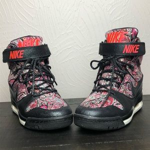 Nike Air Max Revolution Sky High Qs